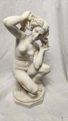 Belle statuette plâtre - statuette, en