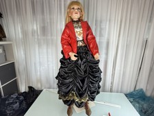 Poupée d'artiste poupée en