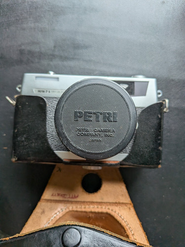 Petri 35mm camera untested - 35mm,