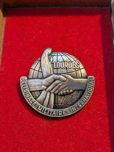 Médaille broche pèlerinage - médaille,