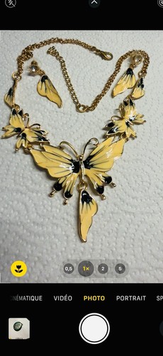 Superbe collier papillon - , en