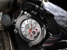 MONTRE HOMME DETOMASO MONTEROSSO XXL avec CHRONO. Résistance à L'eau 50 M. Neuve