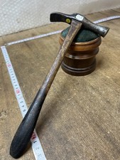 marteau tapissier, Cordonnier