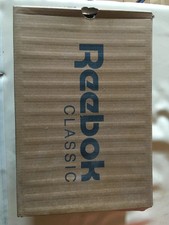 Boite à chaussures reebook