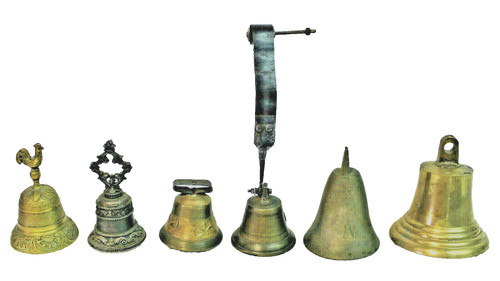 Lot six cloches - ,