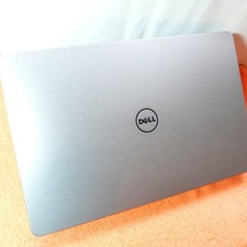 Station de travail Dell 7737