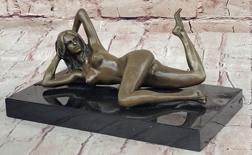 Bronze chair femme sculpture - bronze,