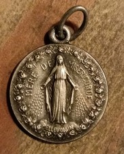 Médaille Religieuse Ancienne