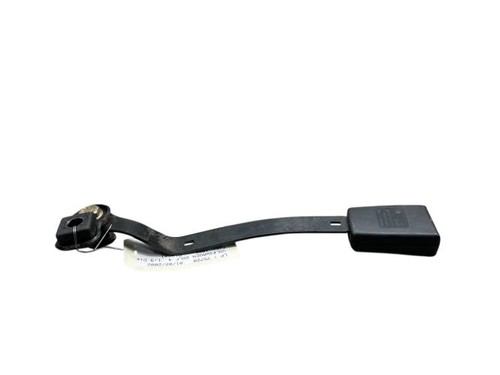 Attache ceinture avant - , droit