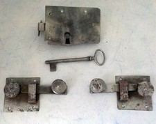 Serrure Clenche & Loquets fer forgé de style médiéval meuble coffre malle