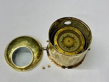 Ancienne boussole de bateau en