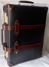 GLOBE TROTTER LUGGAGE SAFARI COLLECTION 2 WHEEL CARRY-ON SUITCASE 21"