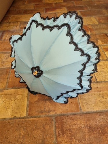 Ombrelle ancienne bleue - ancienne,