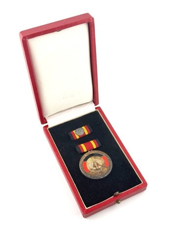 Médaille mérite la - mérite, de