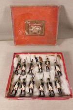 C.B.G. MIGNOT OLD SUITE OF 12 LEAD SOLDIERS GUARD HUNTERS PARIS