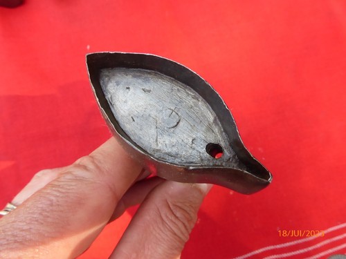 Emporte piece outil ancien - outil,