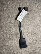 Attache ceinture avant gauche