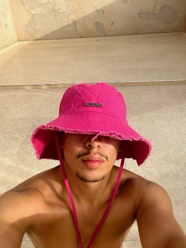 Bob jacquemus fushia - jacquemus, •