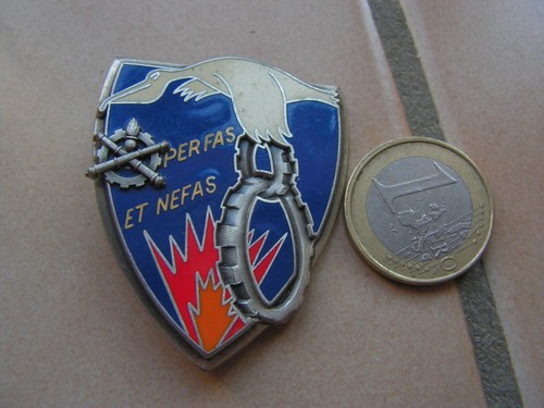 Insigne eme regiment du - 8,