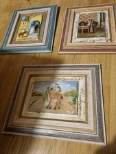 Trois petits tableaux en bois