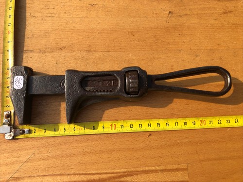 675 old tool - (n°675,