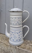 Cafetière ancienne en tôle émaillée