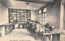 CPA 80 AMIENS / ETABLISSEMENT J.ROSEN / CAFE JIHAIR UN ATELIER DE PAQUETAGE