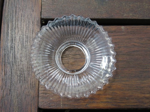 Une bobeche verre - une,
