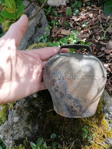 Cloche vache ancienne - à,