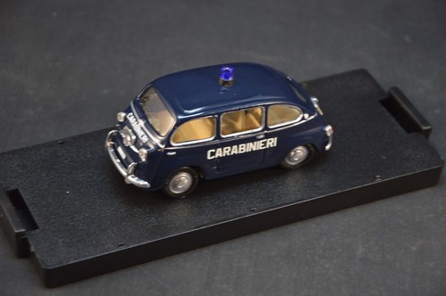 Jouet fiat 600 multipla - 1/43,