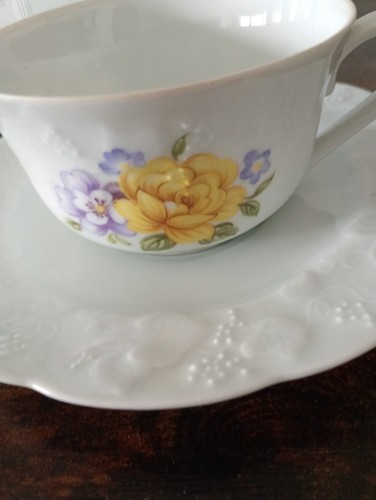 Tasses déjeuner et - déjeuner, 2