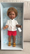 POUPÉE AFRO GARÇON VESTIDA