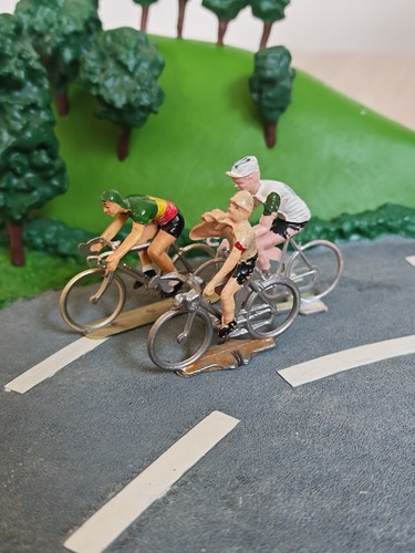 Cycliste figurine miniature