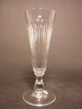 Verre à champagne. France, vers 1900. Bouche Cristal. Balustre. Coupe épluche.