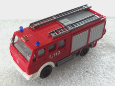 1/87  WIKING  CAMION POMPIERS FOURGON MERCEDES   BEL ETAT SANS BOITE