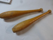 JONGLERIE  JEU de CIRQUE  Lot de 2 MASSUE de Jonglage ancienne Vintage en BOIS