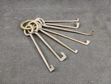 Ancien trousseau passe partout