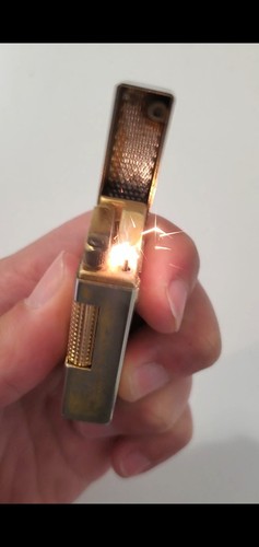 Briquet gaz rechargeable - à,
