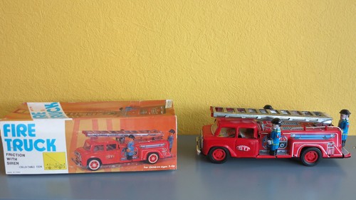 Camion pompier tole - tole, à