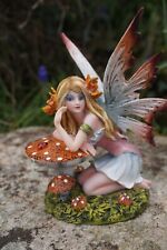 15563  FIGURINE  STATUETTE