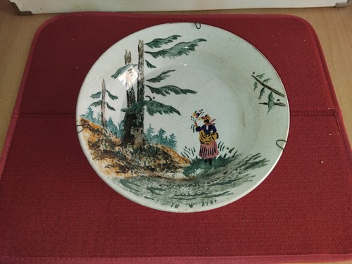 Très ancien plat - très,