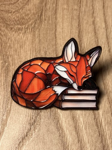 Pin fox and book - book, renard