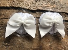 Cache-tétons nippies pasties adhésifs coeurs blancs sequin noeud blanc satiné