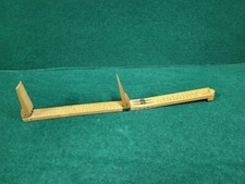 ANCIEN OUTIL DE MESURE PIED DE ROI DE CORDONNIER ULLATHRONE EN BOIS