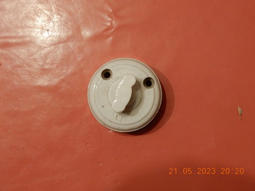 Ancien interrupteur porcelaine
