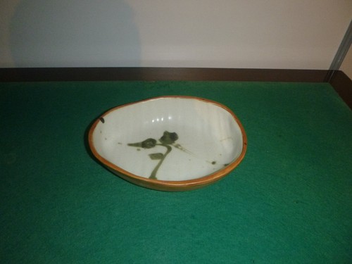 Coupe signé poterie - la, la
