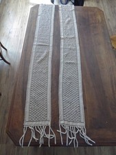 DEUX GRANDS RIDEAUX, étroits