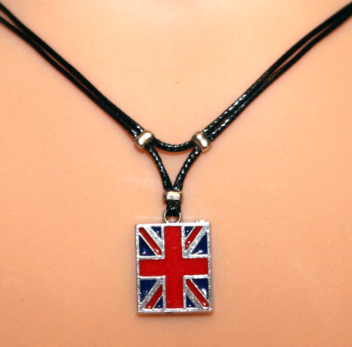 Collier pendentif drapeau