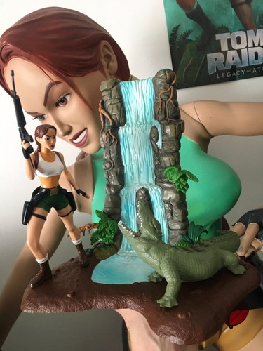 Figurine playmates tomb raider - figurine,