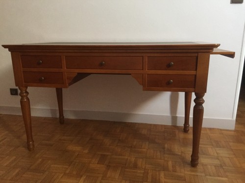 Bureau bois massif - un,